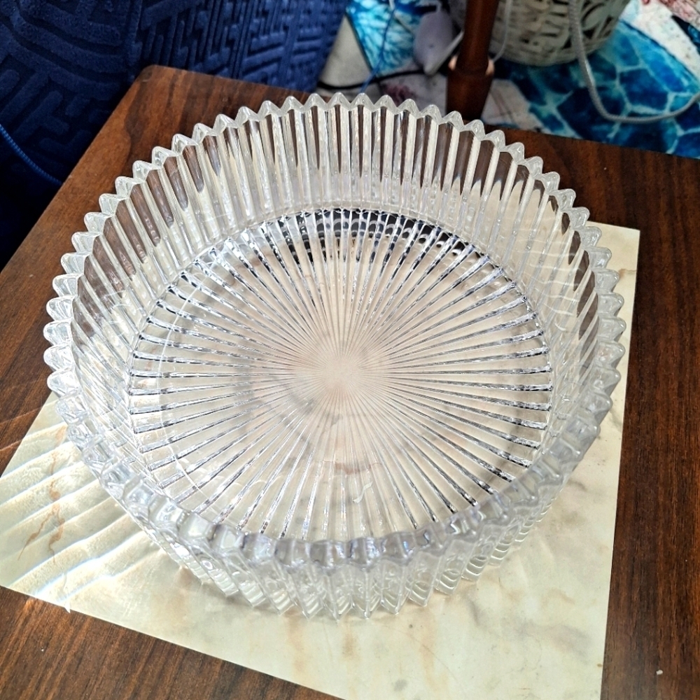 Mikasa Hostess Diamond Fire Cut Crystal Bowl - Picture 16 of 16